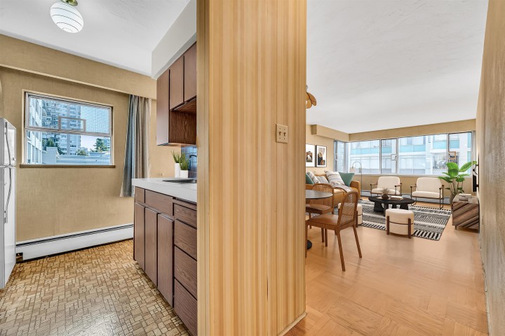 Photo 7 at 301 - 1050 Chilco Street, West End VW, Vancouver West