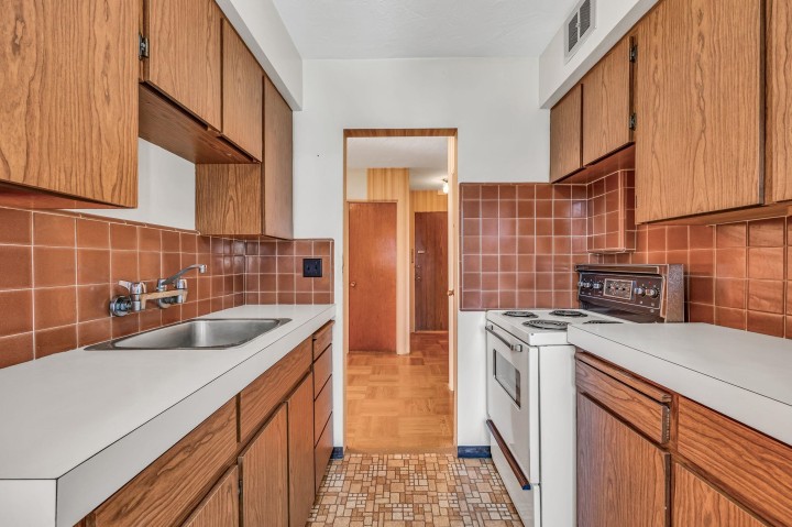 Photo 15 at 301 - 1050 Chilco Street, West End VW, Vancouver West