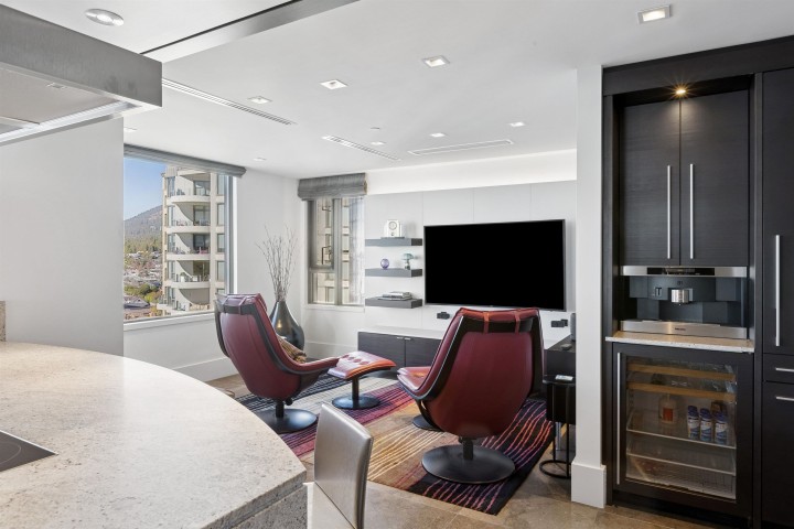 Photo 17 at 9 - 2250 Bellevue Avenue, Dundarave, West Vancouver