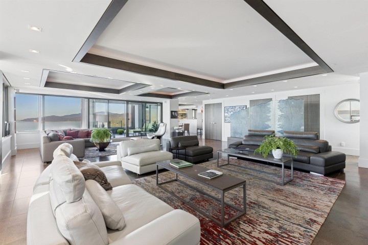 Photo 12 at 9 - 2250 Bellevue Avenue, Dundarave, West Vancouver