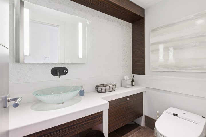 Photo 32 at 9 - 2250 Bellevue Avenue, Dundarave, West Vancouver