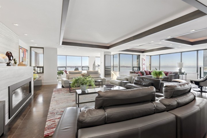 Photo 9 at 9 - 2250 Bellevue Avenue, Dundarave, West Vancouver