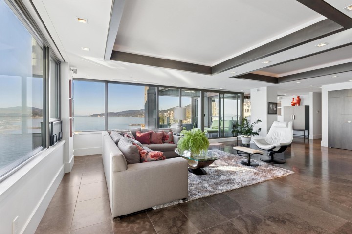 Photo 11 at 9 - 2250 Bellevue Avenue, Dundarave, West Vancouver