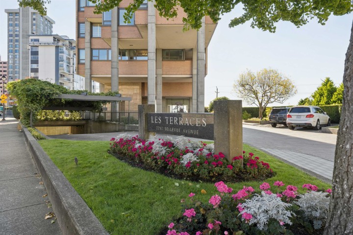 Photo 40 at 9 - 2250 Bellevue Avenue, Dundarave, West Vancouver