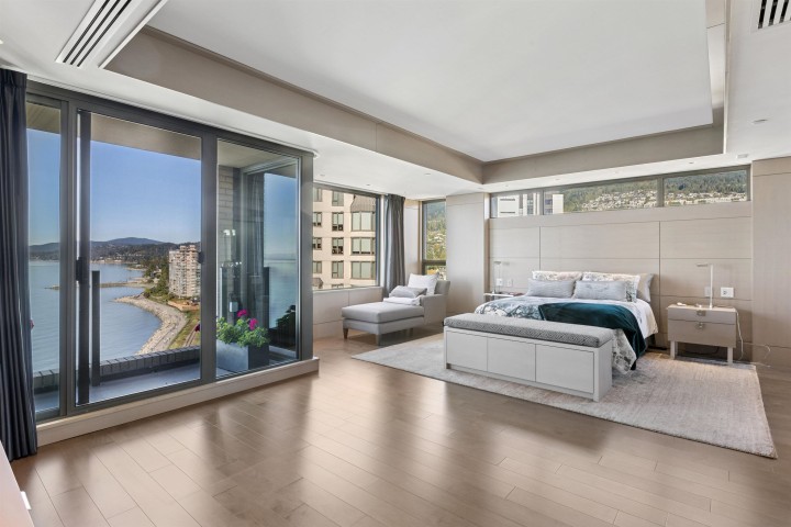 Photo 25 at 9 - 2250 Bellevue Avenue, Dundarave, West Vancouver