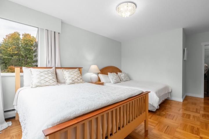 Photo 13 at 402 - 1750 Esquimalt Avenue, Ambleside, West Vancouver