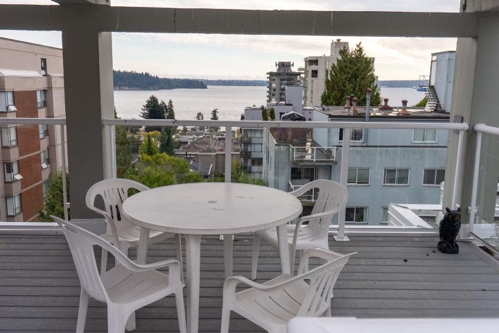 Photo 16 at 402 - 1750 Esquimalt Avenue, Ambleside, West Vancouver