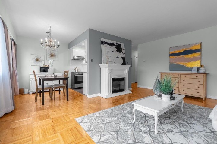 Photo 5 at 402 - 1750 Esquimalt Avenue, Ambleside, West Vancouver