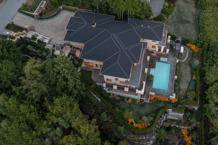 Photo 3 at 1436 Sandhurst Place, Chartwell, West Vancouver