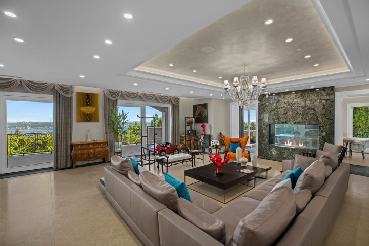 Photo 9 at 1436 Sandhurst Place, Chartwell, West Vancouver