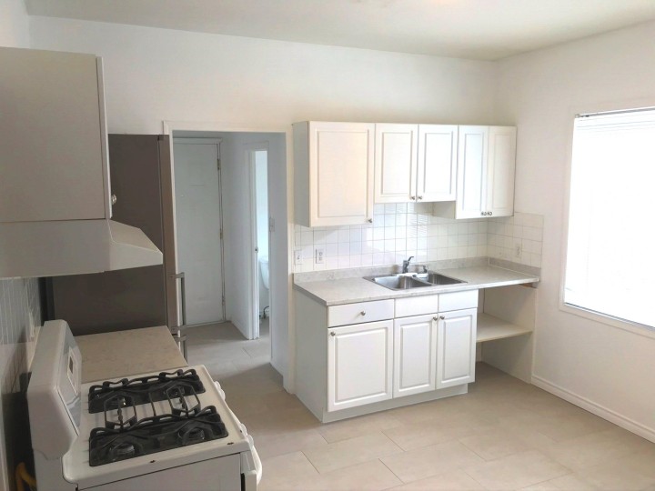 Photo 6 at 1072 E 55th Avenue, South Vancouver, Vancouver East