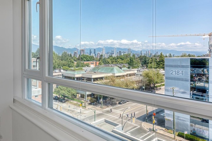 Photo 2 at PH802 - 2228 W Broadway, Kitsilano, Vancouver West