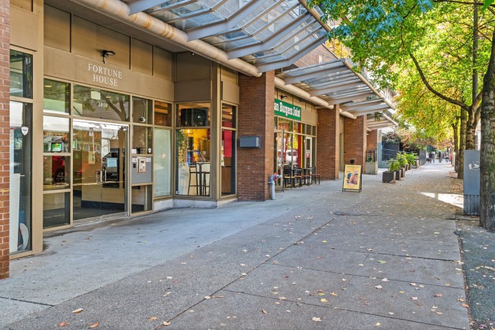 Photo 3 at 910 - 1010 Howe Street, Downtown VW, Vancouver West