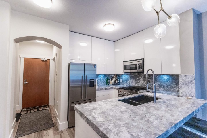 Photo 6 at 104 - 4883 Maclure Mews, Quilchena, Vancouver West