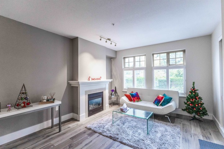 Photo 4 at 104 - 4883 Maclure Mews, Quilchena, Vancouver West