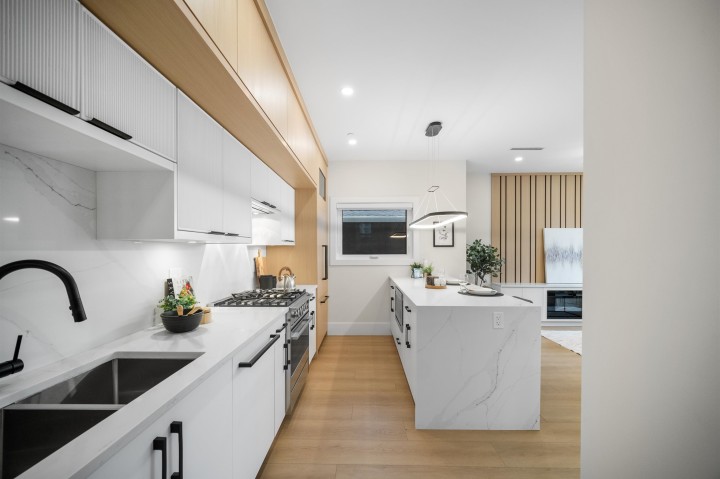 Photo 6 at 1 - 5378 Culloden Street, Knight, Vancouver East