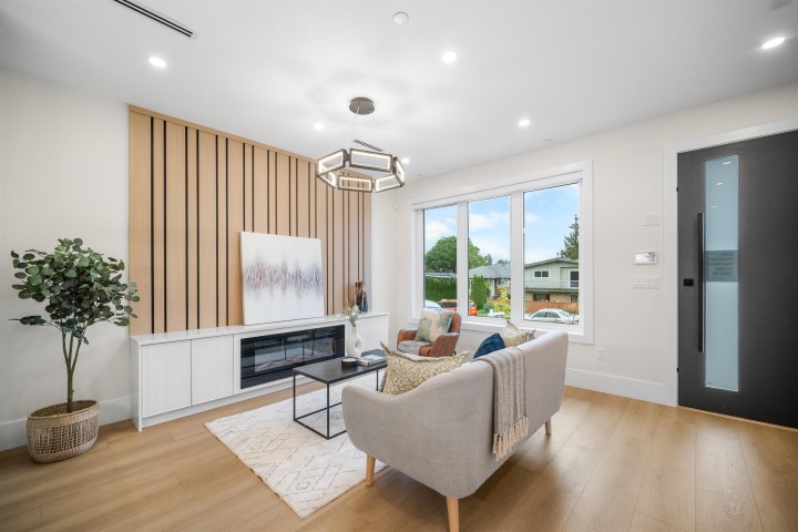 Photo 3 at 1 - 5378 Culloden Street, Knight, Vancouver East