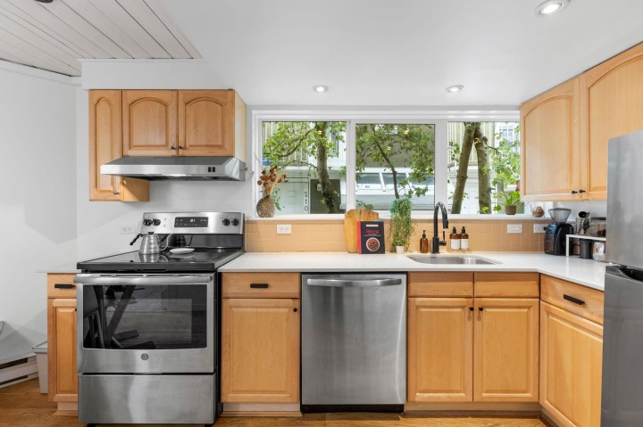 Photo 9 at 212 - 1045 W 8th Avenue, Fairview VW, Vancouver West