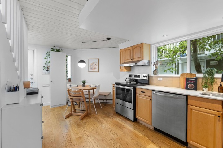 Photo 10 at 212 - 1045 W 8th Avenue, Fairview VW, Vancouver West