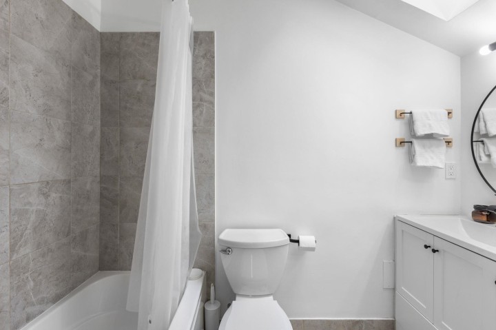 Photo 18 at 212 - 1045 W 8th Avenue, Fairview VW, Vancouver West