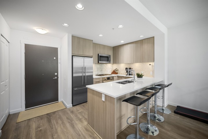 Photo 3 at 214 - 3289 Riverwalk Avenue, South Marine, Vancouver East