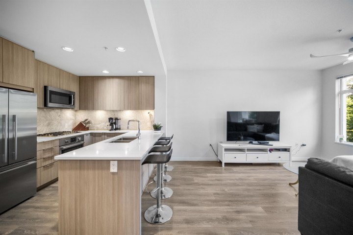 Photo 5 at 214 - 3289 Riverwalk Avenue, South Marine, Vancouver East