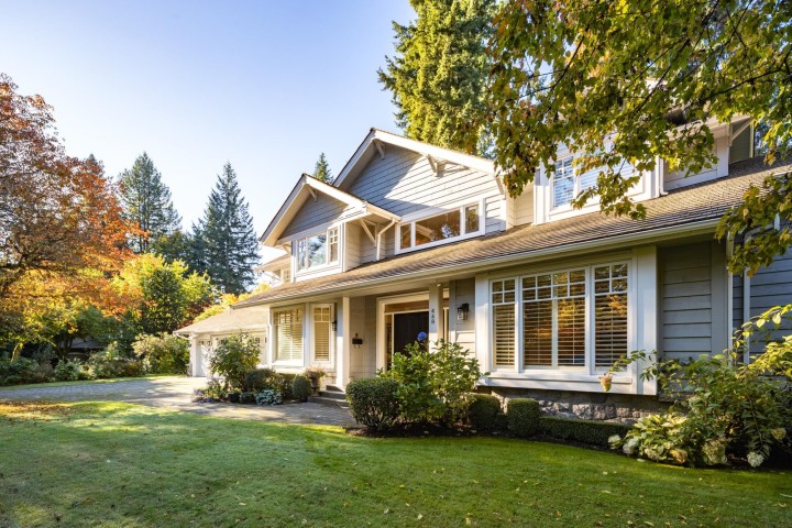 Photo 1 at 448 Gordon Avenue, Cedardale, West Vancouver