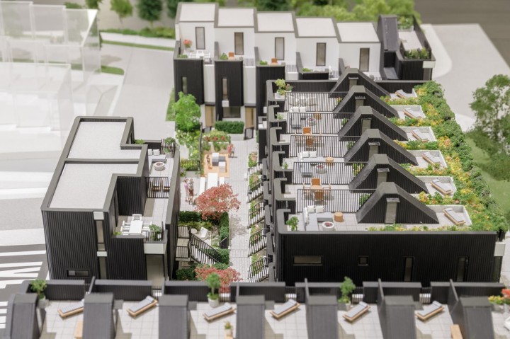 Photo 2 at 2406 E 12th Avenue, Renfrew Heights, Vancouver East