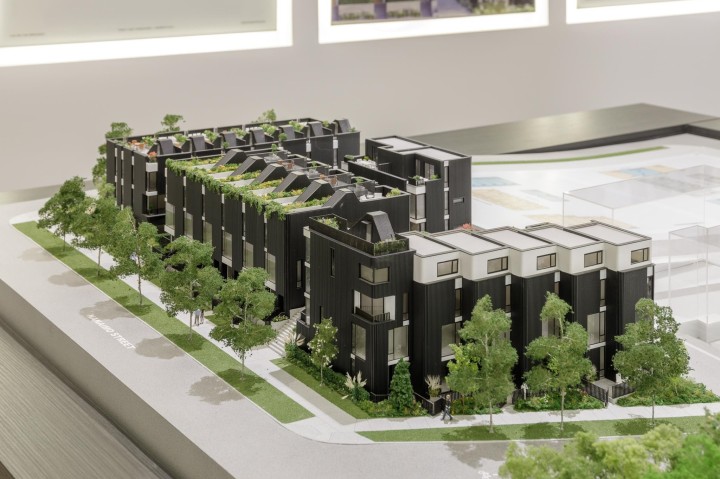 Photo 4 at 2406 E 12th Avenue, Renfrew Heights, Vancouver East