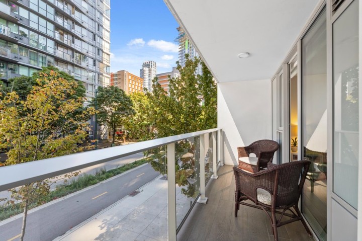 Photo 16 at 201 - 499 Pacific Street, Yaletown, Vancouver West