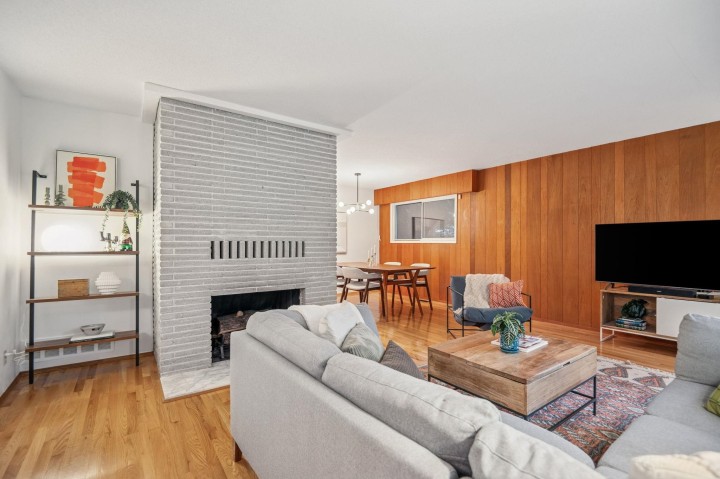 Photo 2 at 2174 Hoskins Road, Westlynn Terrace, North Vancouver