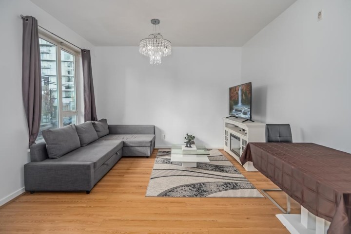 Photo 6 at 212 - 2239 Kingsway, Victoria VE, Vancouver East