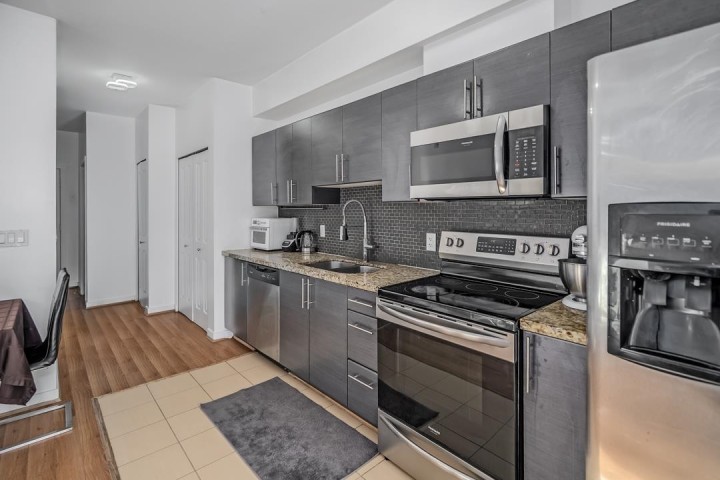 Photo 13 at 212 - 2239 Kingsway, Victoria VE, Vancouver East