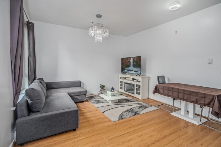 Photo 8 at 212 - 2239 Kingsway, Victoria VE, Vancouver East