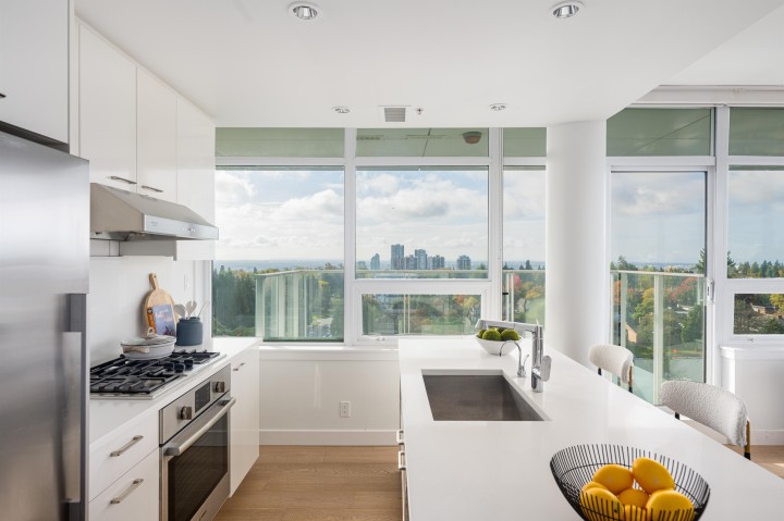 Photo 5 at 907 - 6383 Cambie Street, Oakridge VW, Vancouver West