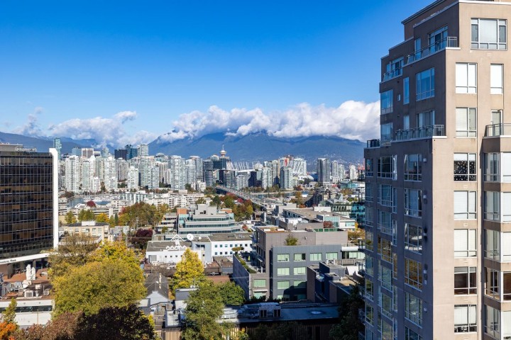 Photo 5 at 1302 - 2668 Ash Street, Fairview VW, Vancouver West