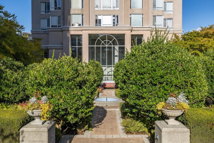 Photo 33 at 1302 - 2668 Ash Street, Fairview VW, Vancouver West