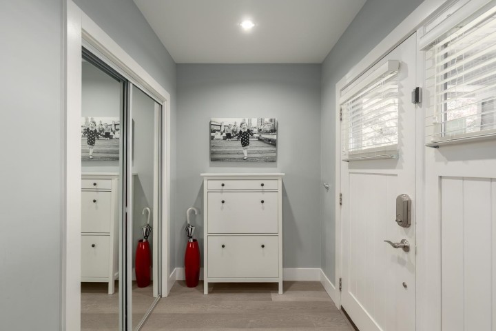 Photo 2 at 1082 E 10th Avenue, Mount Pleasant VE, Vancouver East