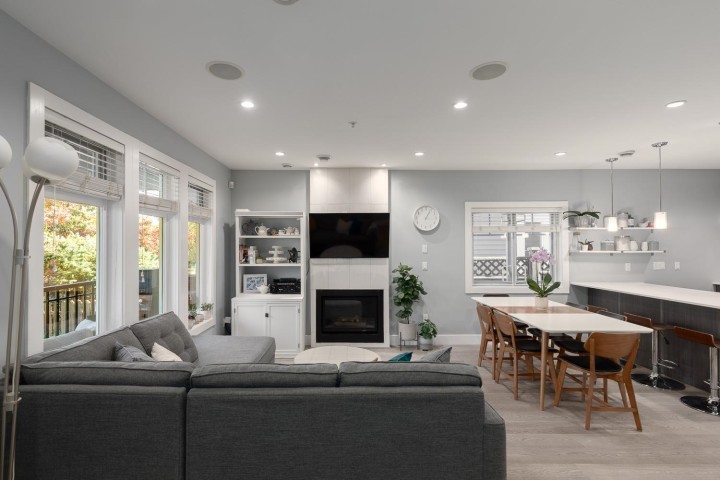 Photo 3 at 1082 E 10th Avenue, Mount Pleasant VE, Vancouver East