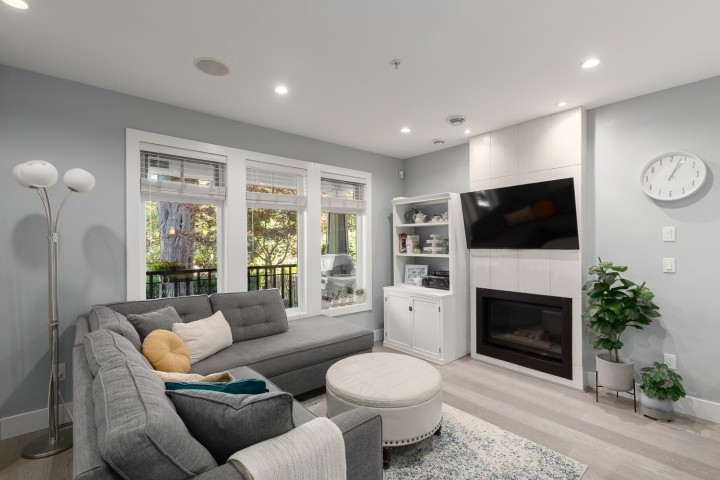 Photo 5 at 1082 E 10th Avenue, Mount Pleasant VE, Vancouver East