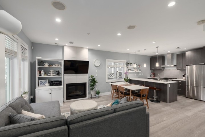 Photo 4 at 1082 E 10th Avenue, Mount Pleasant VE, Vancouver East