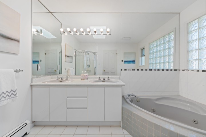 Photo 17 at 2133 W 49th Avenue, Kerrisdale, Vancouver West