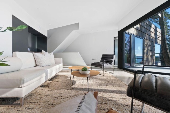 Photo 17 at 4166 Rose Crescent, Sandy Cove, West Vancouver