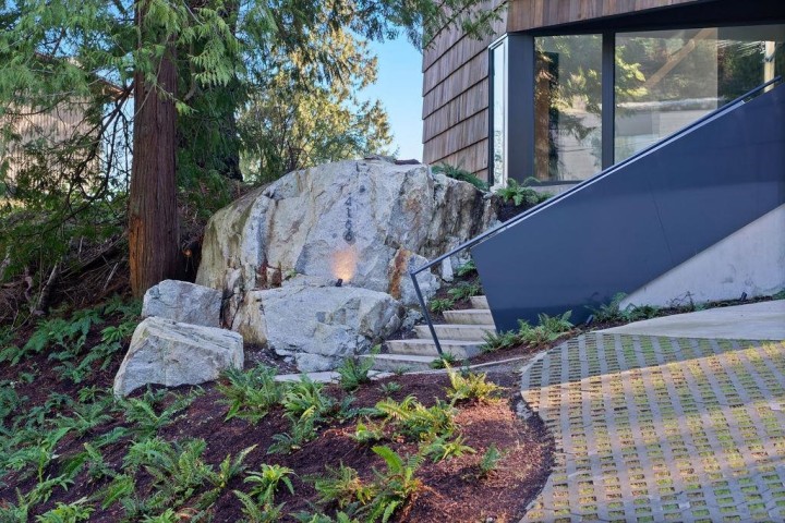 Photo 3 at 4166 Rose Crescent, Sandy Cove, West Vancouver