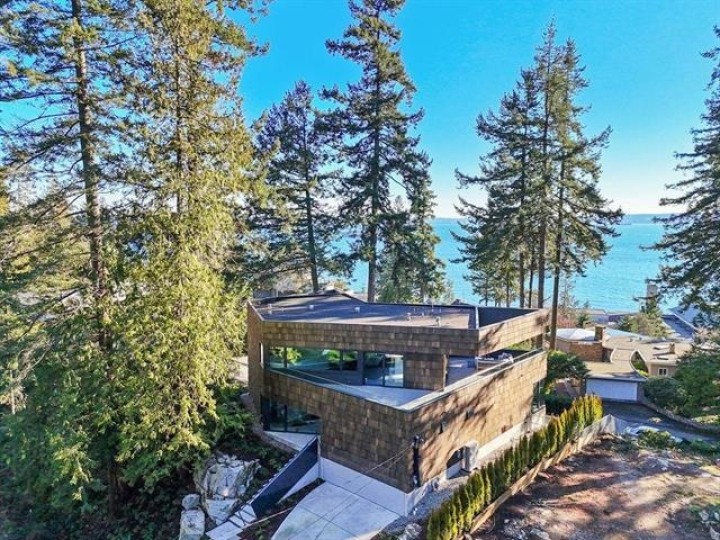 Photo 1 at 4166 Rose Crescent, Sandy Cove, West Vancouver