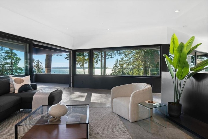 Photo 9 at 4166 Rose Crescent, Sandy Cove, West Vancouver