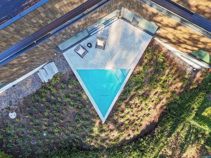 Photo 31 at 4166 Rose Crescent, Sandy Cove, West Vancouver