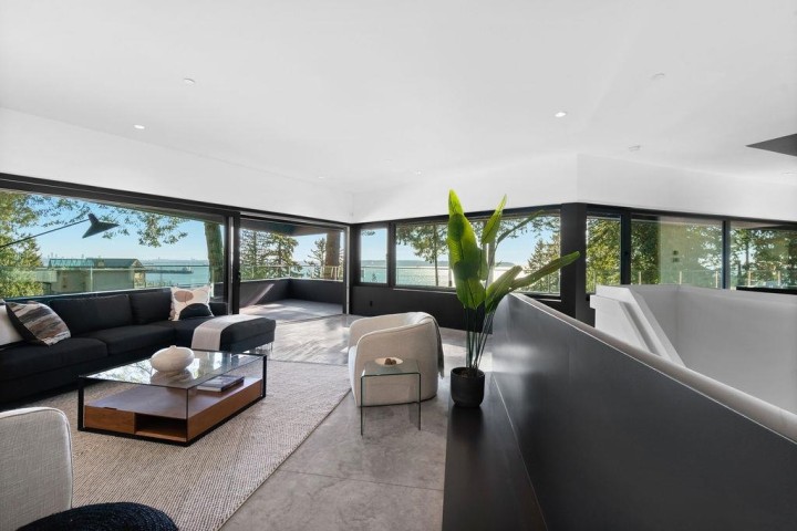 Photo 8 at 4166 Rose Crescent, Sandy Cove, West Vancouver