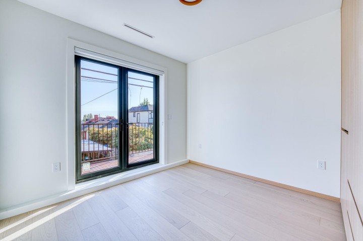 Photo 16 at 966 E 55th Avenue, South Vancouver, Vancouver East