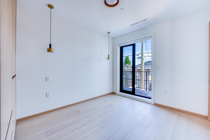 Photo 12 at 966 E 55th Avenue, South Vancouver, Vancouver East